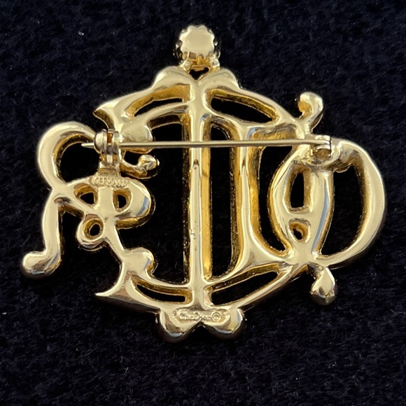 VINTAGE CHRISTIAN DIOR GOLD TONE AND RHINESTONE MONOGRAM BROOCH - Picture 5 of 7